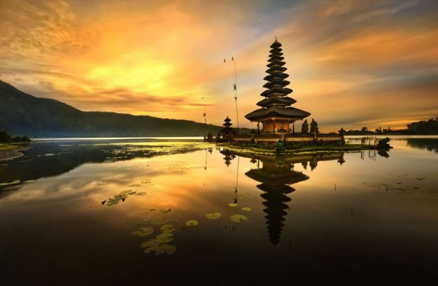 Pura Ulun Danu Bratan  - Templo en el agua en Bali