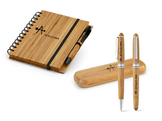 Libretas y bolígrafos de bambú como merchandising ecológico