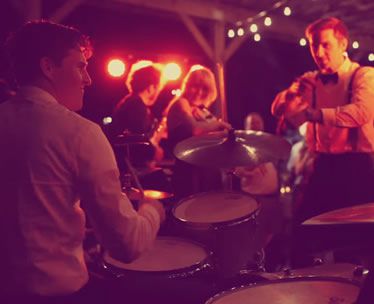 orquesta animando boda